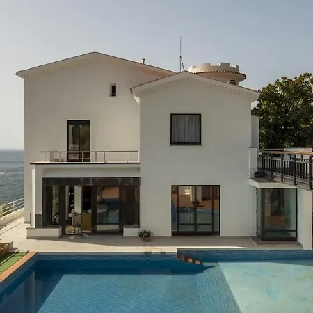 Silvana Villa *